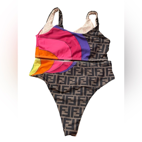 F bikini - Picture 2 of 7